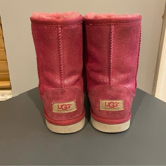 Pink UGG’S - Picture 1 of 5